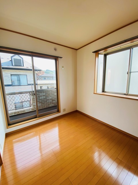 ファーベル壱番館の居間写真