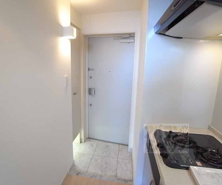 クリスタルグランツ京都高辻の玄関写真