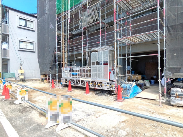 駐車場　建築中