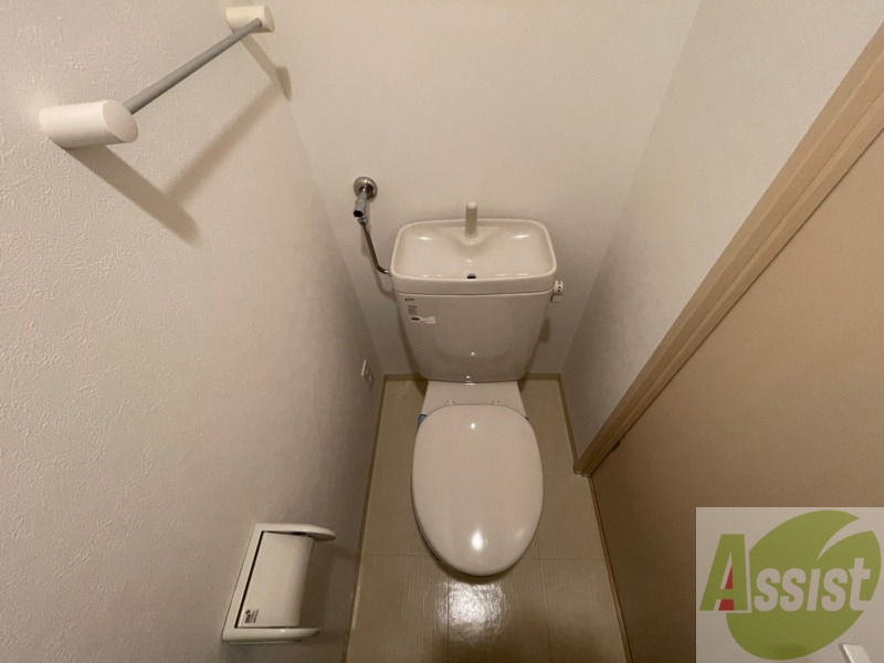 トイレ　こちらはトイレです。清潔感があり、安心して使用できます。