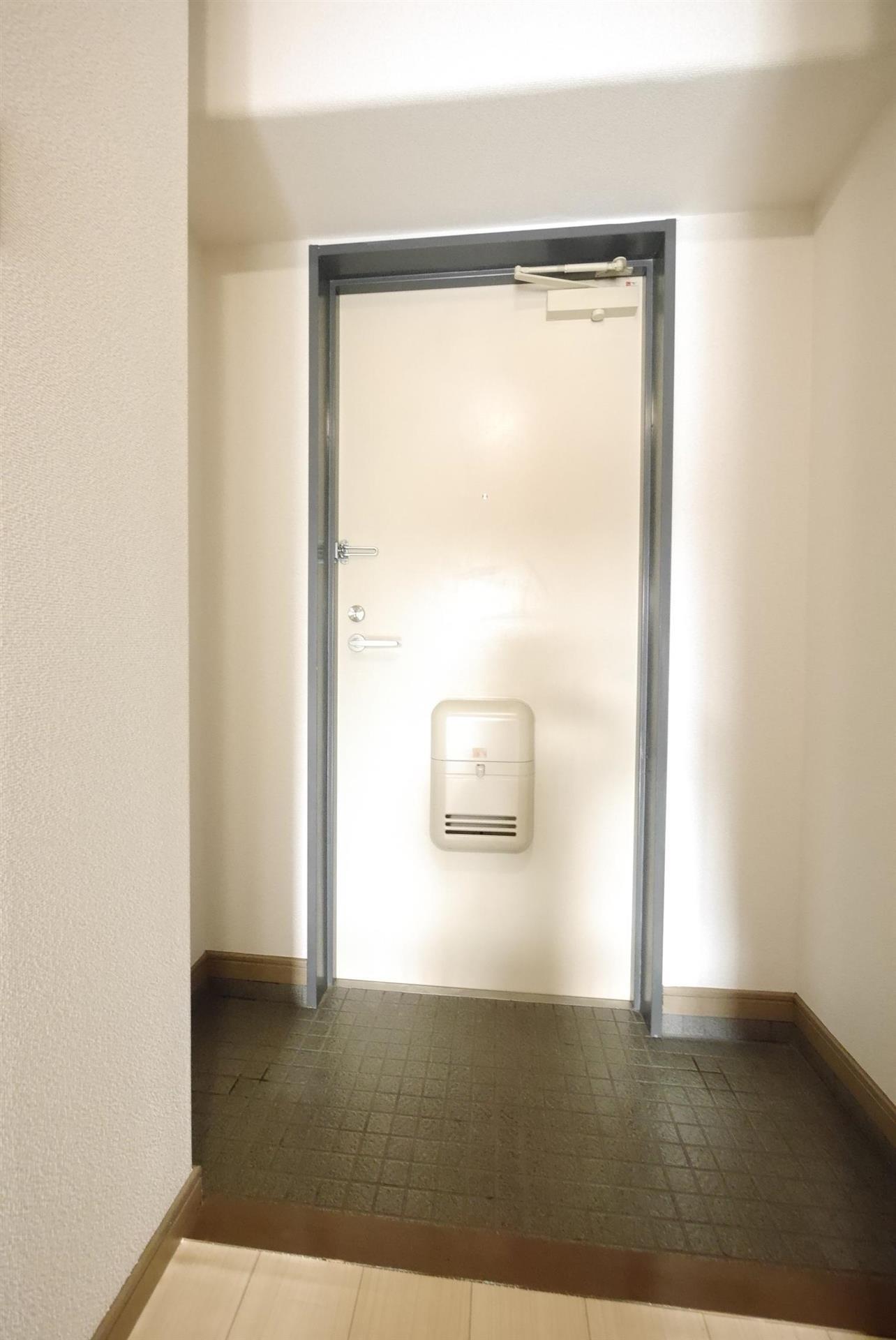 ロイヤルトレンディの玄関写真