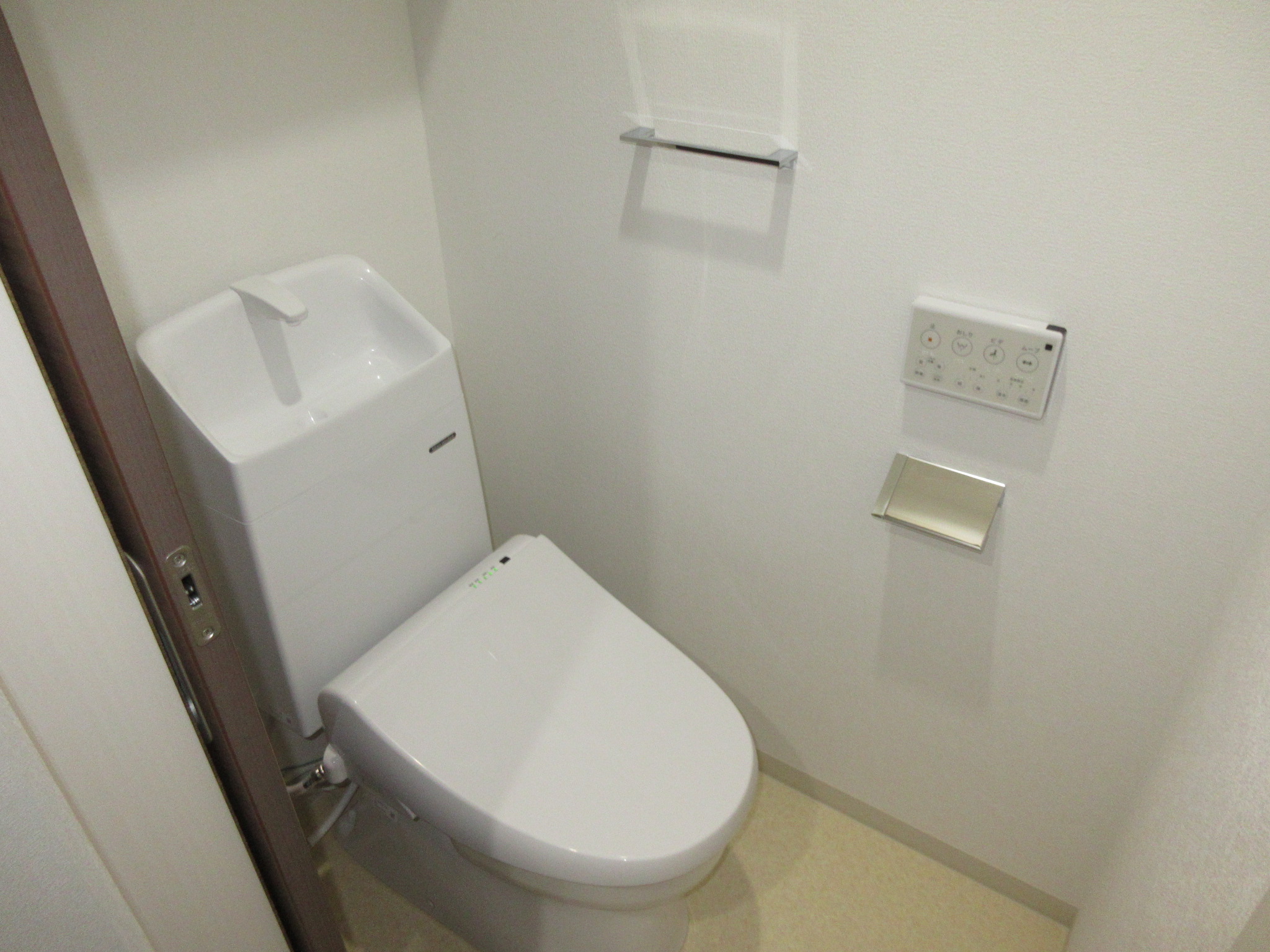 近鉄南大阪線 針中野駅 徒歩7分 3階建 築1年のトイレ写真