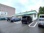 コンビニ　ファミリーマート田辺田鶴店様（コンビニ）まで550m