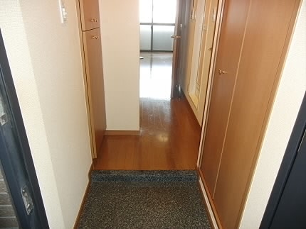 玄関　別号室の参考写真となります。