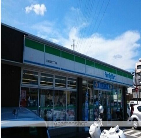 コンビニ　ファミリーマート（コンビニ）まで350m