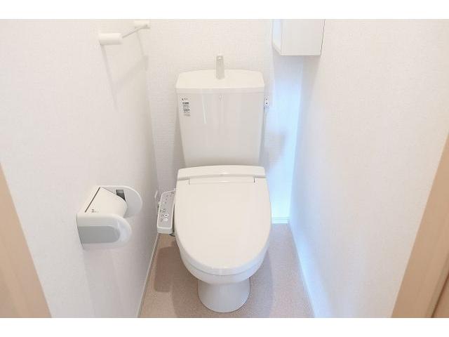 ＪＲ中央本線 坂下駅 徒歩7分 2階建 築14年のトイレ写真