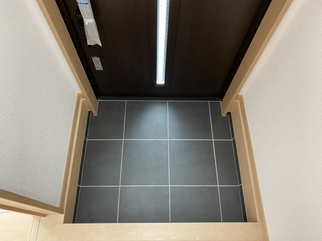 東新小岩6丁目中学校前戸建の玄関写真
