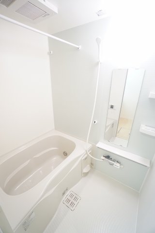バス・シャワールーム　※同物件、同タイプ、間取り反転のお部屋です