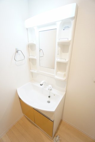 洗面設備　※同物件、同タイプ、間取り反転のお部屋です
