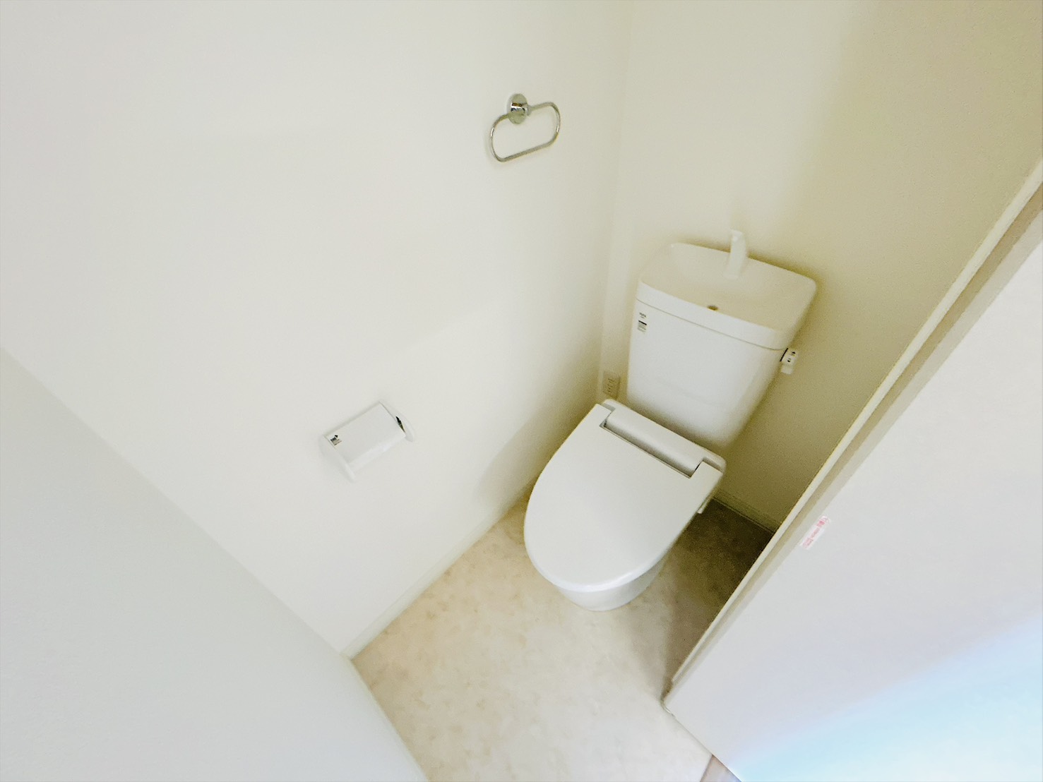 ＪＲ阪和線 東羽衣駅 徒歩2分 2階建 築1年のトイレ写真