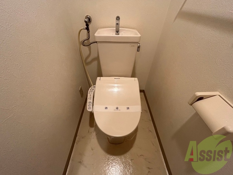 トイレ　こちらはトイレです。清潔感があり、安心して使用できます。