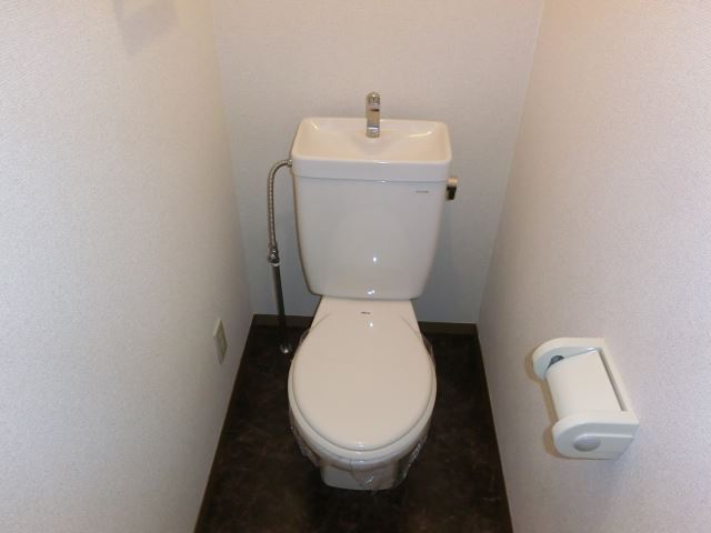 トイレ　モダンな雰囲気のトイレです。