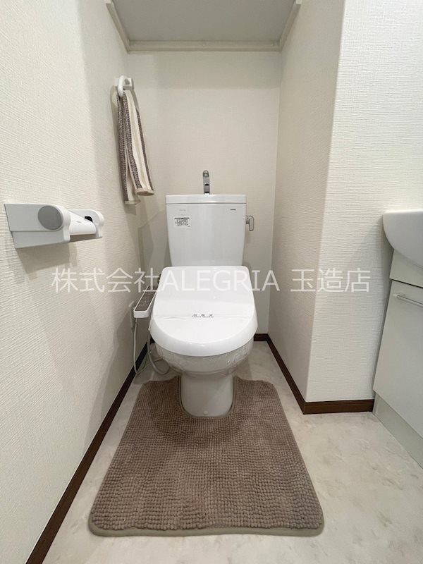 地下鉄今里筋線 今里駅 徒歩2分 8階建 築13年のトイレ写真