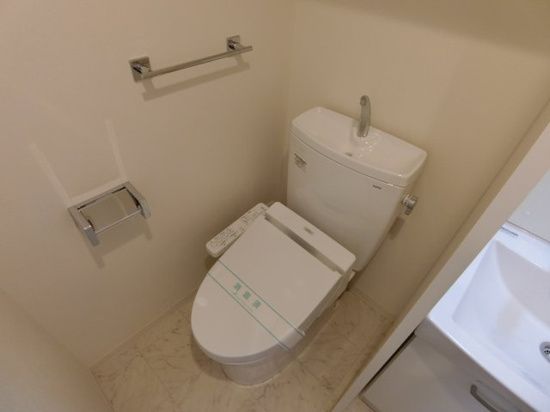 West F.Y.のトイレ写真