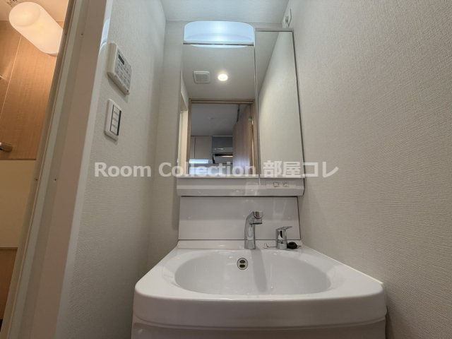 洗面設備　※同物件他部屋写真 反転、色違いの場合有 現況優先