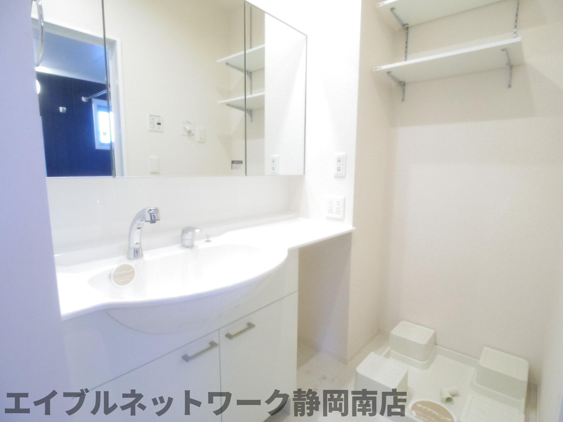 洗面設備　使いやすい洗面所です