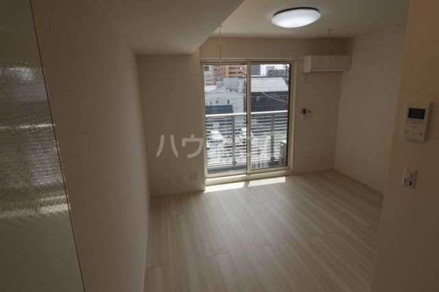 Resilience Aの居間写真