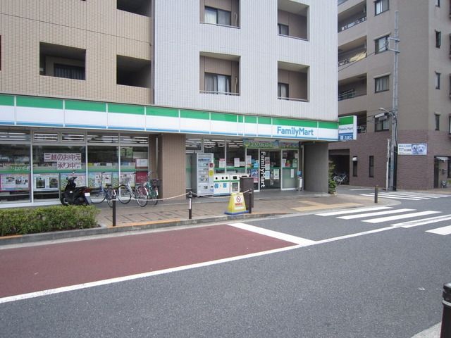 コンビニ　ファミリーマート（コンビニ）まで190m