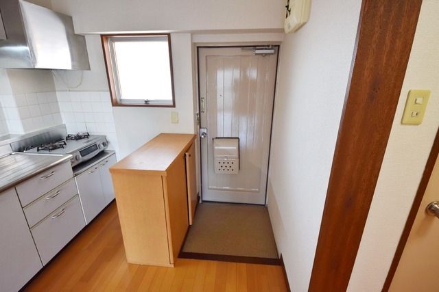 玄関　★玄関にはシューズボックスもあります★※別部屋参考画像