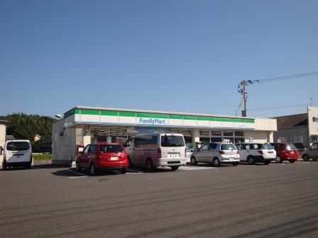 コンビニ　ファミリーマート 諫早久山店（コンビニ）まで737m