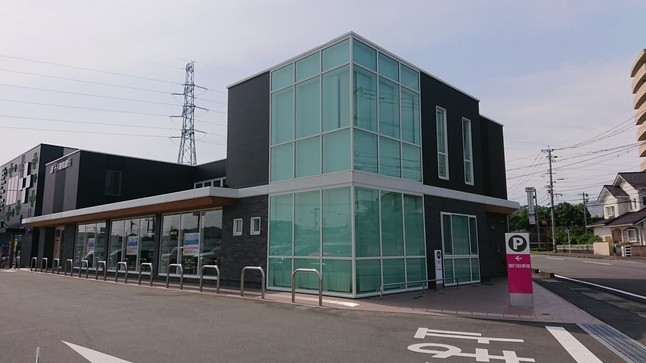 銀行　十八親和銀行貝津支店（銀行）まで704m
