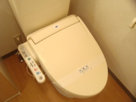 ＪＲ京浜東北線 川崎駅 徒歩10分 7階建 築21年のトイレ写真