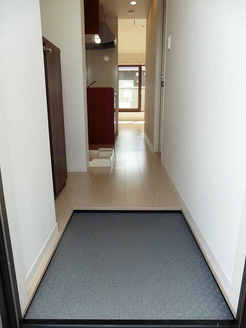 京王線 調布駅 徒歩8分 2階建 築10年の玄関写真