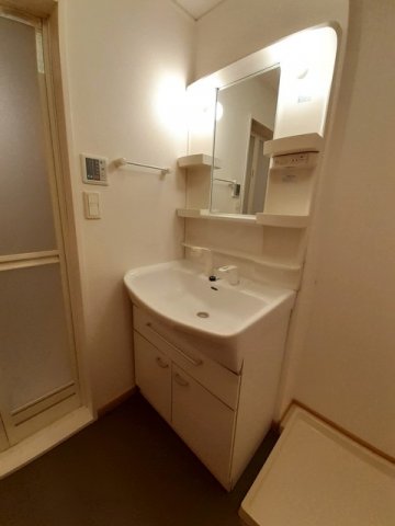 洗面設備　コンパクトで使いやすい洗面所