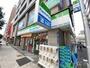 コンビニ　ファミリーマート瓦屋町二丁目店（コンビニ）まで143m