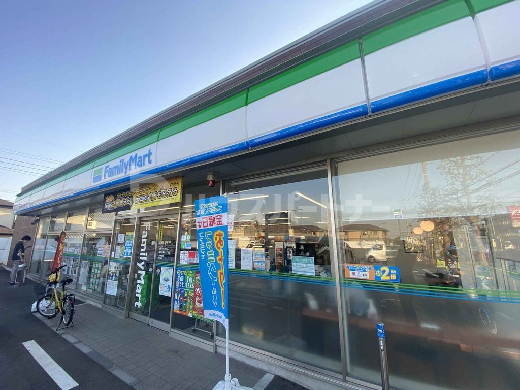 コンビニ　ファミリーマート松戸六高台九丁目店（コンビニ）まで830m