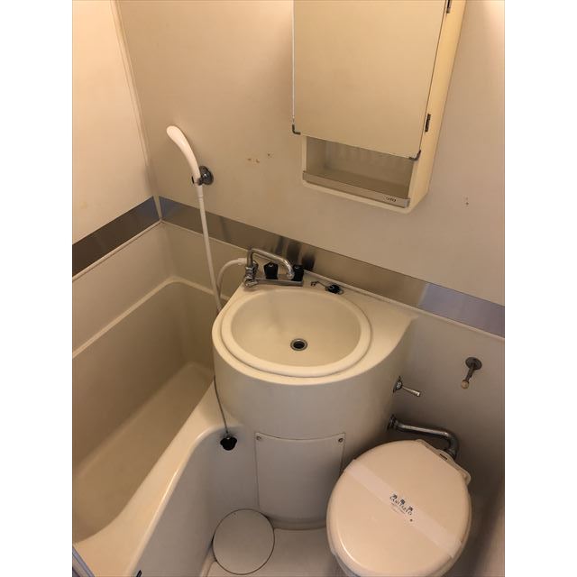 地下鉄空港線 赤坂駅 徒歩4分 9階建 築50年のトイレ写真