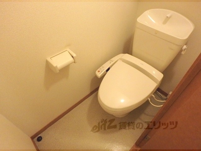 レオパレス嵯峨野のトイレ写真