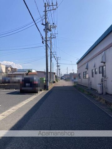 その他　前面道路（その他）まで0m