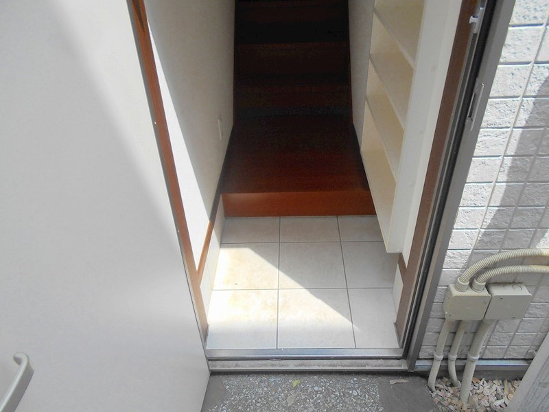 玄関　別部屋写真