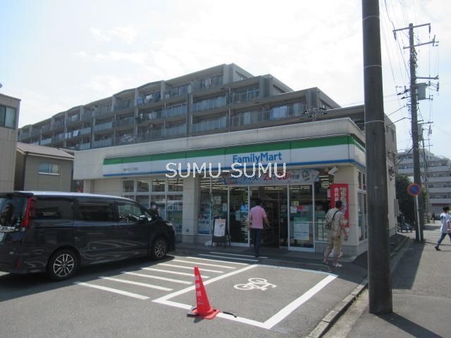 コンビニ　ファミリーマート横浜入江二丁目店（コンビニ）まで320m