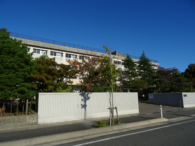 中学校　東石山中学校（中学校）まで850m