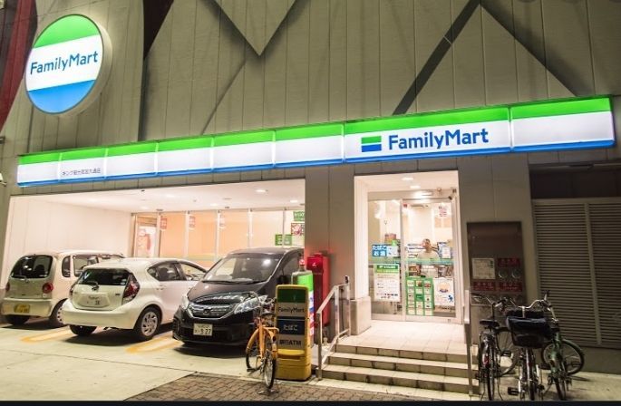 コンビニ　ファミリーマートキング観光若宮大通店（コンビニ）まで260m