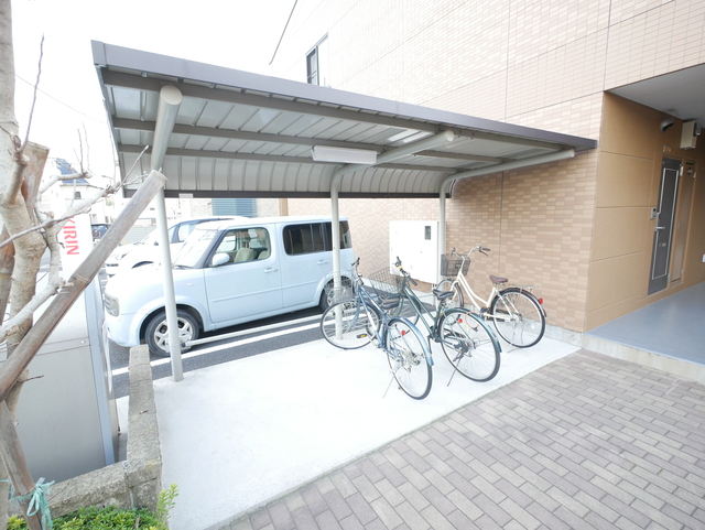 その他共有部分　★敷地内屋根付き駐輪場で雨の日も安心ですね★
