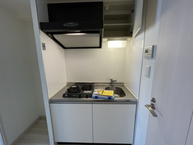 キッチン　同建物反転タイプを表示しています