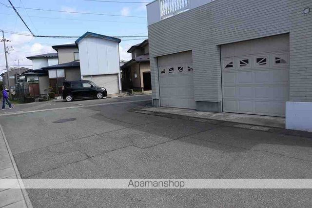 その他　前面道路（その他）まで0m