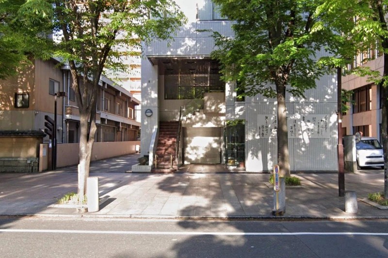 飲食店　デイー・ルーエ(DIE・RUHE)（飲食店）まで121m