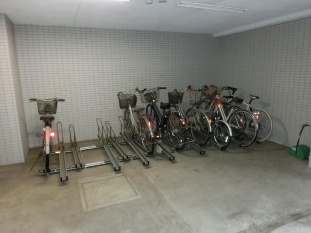 その他　駐輪場完備