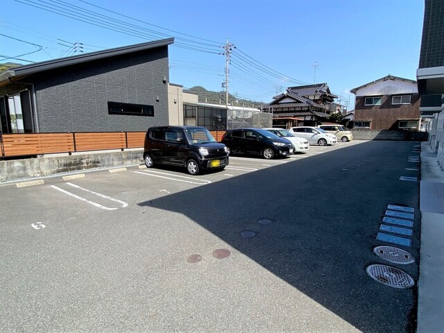 駐車場　駐車場