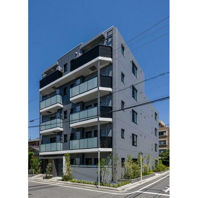 建物外観　鉄筋コンクリート造のがっちりとした建物。