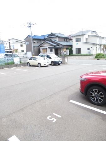 【Villa HCSSの駐車場】