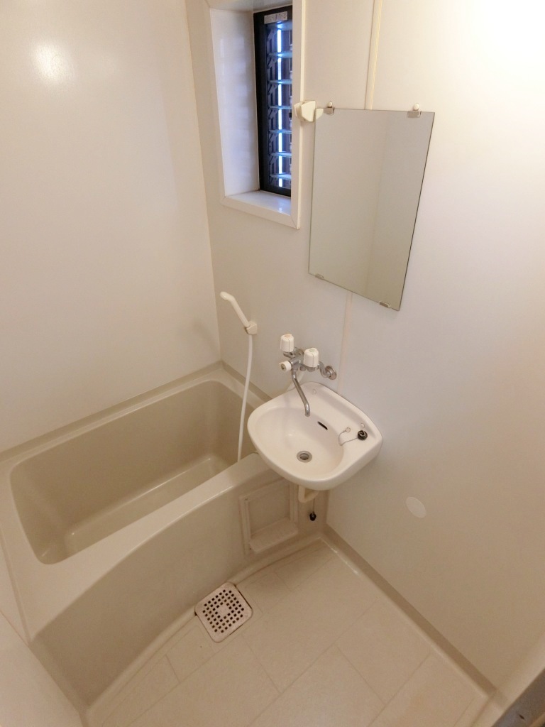 バス・シャワールーム　バスルーム