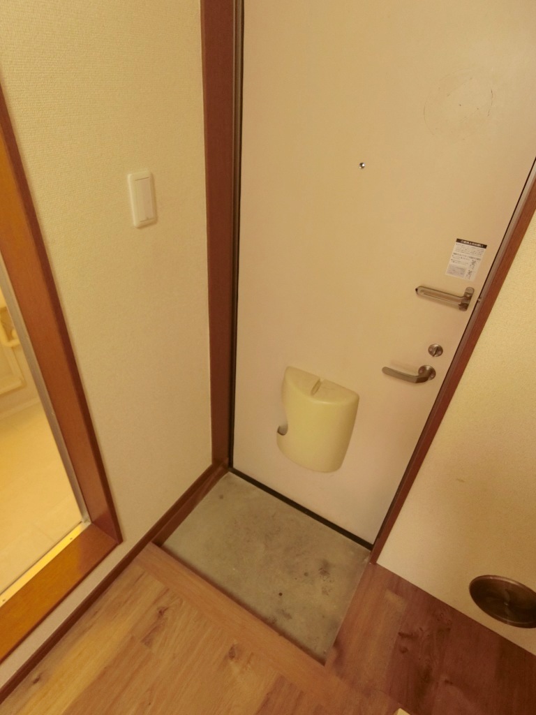 玄関　玄関にはシューズボックスもあります