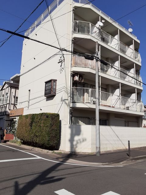 【名古屋市中村区大宮町のマンションの建物外観】