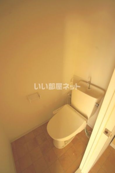 【米子市旗ヶ崎のアパートのトイレ】