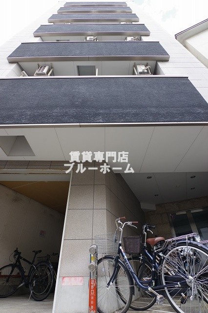 大阪市住吉区長峡町のマンションの建物外観